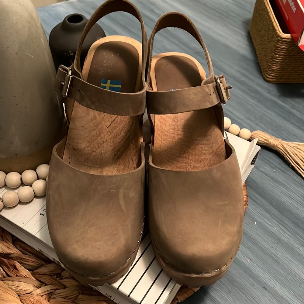 Womens MIA ABBA Clogs Lightly Worn